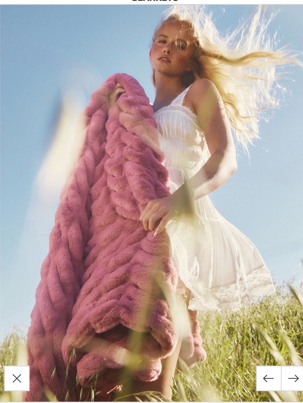 NIB sold out online Lola blanket, color peony - Picture 4 of 6